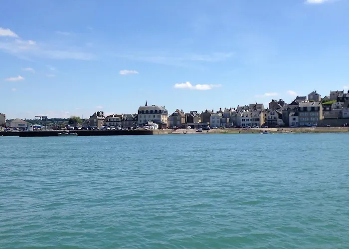 Le So Sweet, Maison Avec Jardin Clos, Terrasse Amenage, Jeux Et Jouets, Baby Foot, Flipper, Table De Ping Pong, A 1Km De La Plage D\' Omaha Beach Et Pres Port En Bessin
